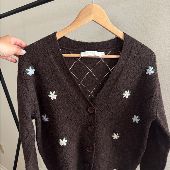 ASTR the Label - Picture 6 of 7